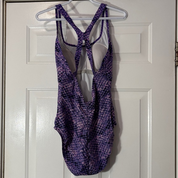 Speedo brand swimsuit Size 16 - Picture 3 of 4